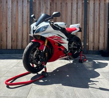Yamaha R6 van 2006 met 15xxx km beschikbaar voor biedingen