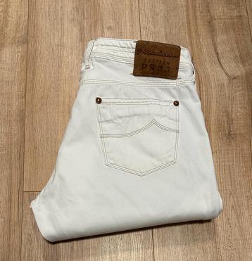 Witte jeans van Jacob Cohën. Model James PRMJ. Maat 36. #900