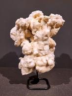 Calciet op standaard, 2,2 kg, 25cm hoog, 40,- euro., Ophalen of Verzenden, Mineraal