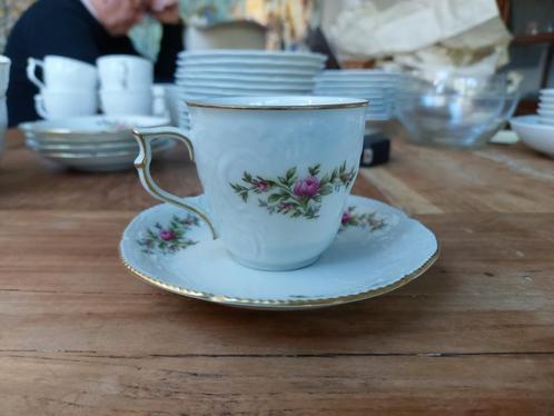 Rosenthal classic rose koffiekop met schotel, Verzamelen, Porselein, Kristal en Bestek, Zo goed als nieuw, Kop en/of schotel, Porselein