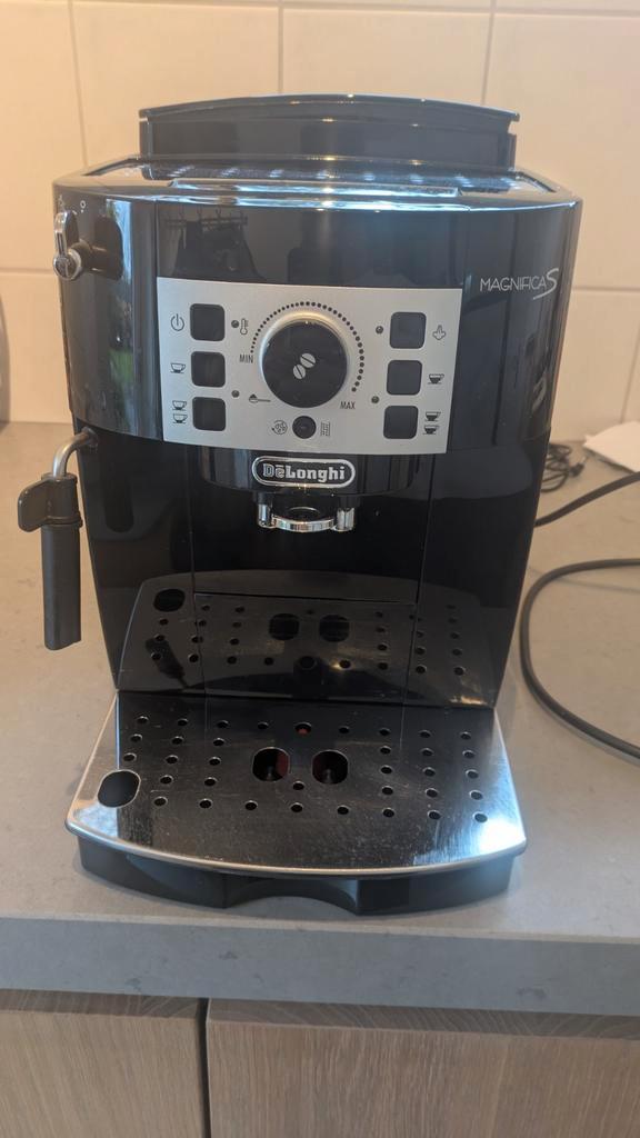 DeLonghi Magnifica S Koffiemachine - Goed Onderhouden!, Witgoed en Apparatuur, Koffiezetapparaten, Gebruikt, Koffiebonen, Koffiemachine