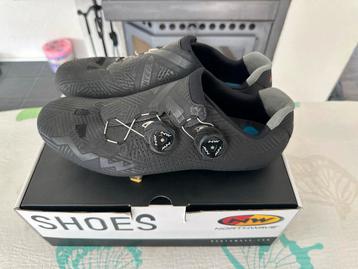 Northwave Wielrenschoenen Maat 43 beschikbaar voor biedingen