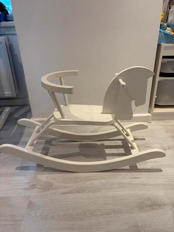 Houten Hobbelpaard - Klassiek Speelplezier! beschikbaar voor biedingen