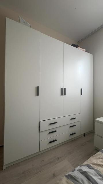 Witte kledingkast nog nieuw geen schade