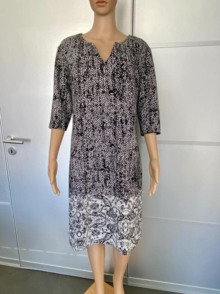 i156 Only.M maat L=42 fijn-gebreide jurk jurkje zwart/wit, Kleding | Dames, Jurken, Zo goed als nieuw, Maat 42/44 (L), Wit, Knielengte