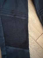 Stoere zwarte broek maat 122/128, Ophalen of Verzenden, Zo goed als nieuw, Jongen of Meisje, Broek