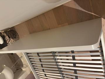 Ikea Malm: Wit bedframe met lattenbodem - Twijfelaar 140x200 - afbeelding 2