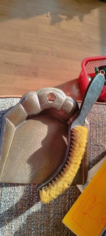 Messing Blik en Veger Set beschikbaar voor biedingen