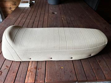 Zundapp 517 (imitatie Denfeld) zadel beschikbaar voor biedingen