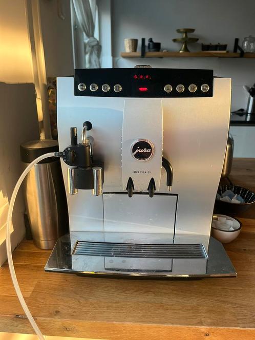 Jura impressa Z5 chroom, Witgoed en Apparatuur, Koffiezetapparaten, Gebruikt, Gemalen koffie, Koffiemachine, 10 kopjes of meer