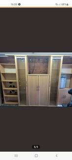 Licht beuken wandkast met licht en vitrines, Huis en Inrichting, Ophalen of Verzenden, Gebruikt, 25 tot 50 cm, 200 cm of meer