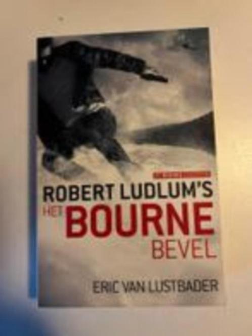 Robert Ludlum - Het Bourne bevel, Boeken, Thrillers, Zo goed als nieuw, Nederland, Ophalen of Verzenden