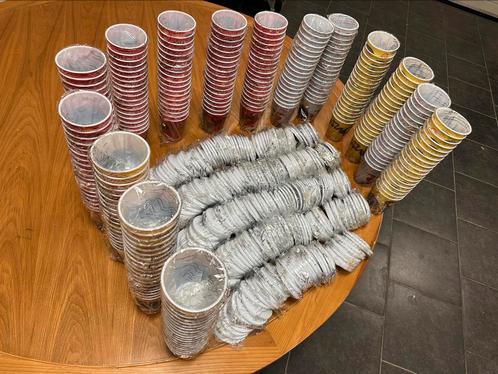 Doos 285 stuks Shell 3D Bekers Plastic Met Dop Partij 7000 x, Hobby en Vrije tijd, Feestartikelen, Nieuw, Overige, Ophalen of Verzenden