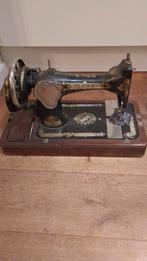 Oude Singer naaimachine - Handbediend, Antiek en Kunst, Antiek | Naaimachines, Ophalen