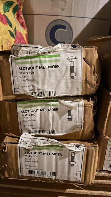 Slotbout m12 x 300mm per doos 25 stuks  beschikbaar voor biedingen