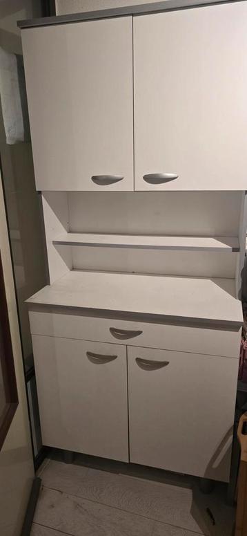 *** Kast/ voorraad/ hobbykast *** beschikbaar voor biedingen