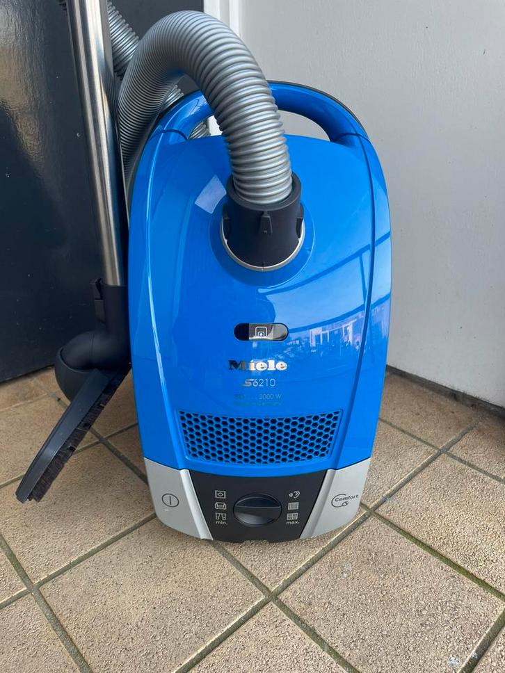 Z.G.A.N 2000watt Miele Stofzuiger, Witgoed en Apparatuur, Stofzuigers, Zo goed als nieuw, Stofzuiger, 2000 watt of meer, Stofzak