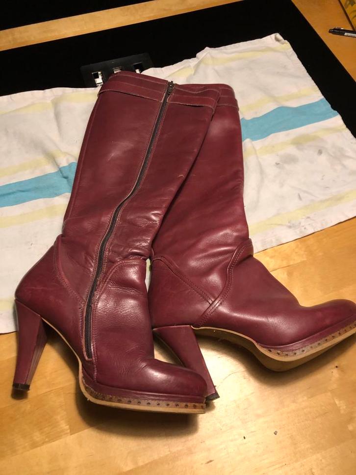 Hoge laarzen met hak, paars, maat 40, Kleding | Dames, Schoenen, Zo goed als nieuw, Hoge laarzen, Overige kleuren, Ophalen of Verzenden