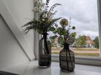 2 glazen vaasjes met kunstbloemen, Ophalen, Zo goed als nieuw, Binnen