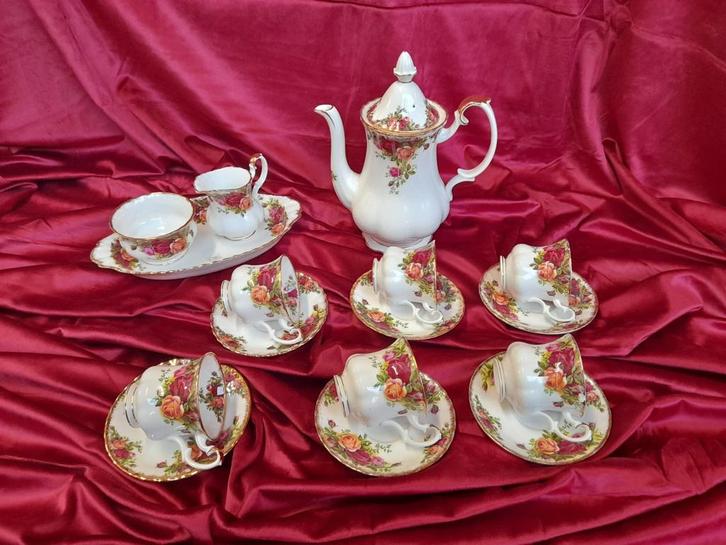 Royal albert old country rose alles los te koop, Antiek en Kunst, Antiek | Servies compleet, Ophalen of Verzenden