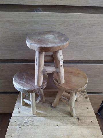 Leuke krukjes. Display materiaal. Decoratie. beschikbaar voor biedingen