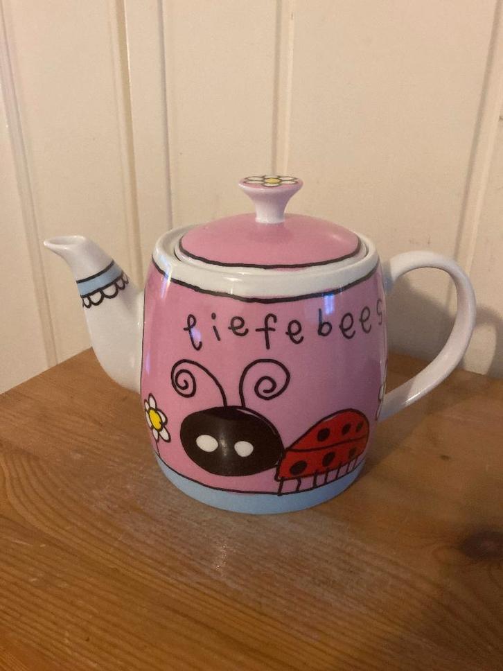 Apart roze theepot met lieveheersbeestje Liefebees / Babette, Huis en Inrichting, Keuken | Servies, Zo goed als nieuw, Overige typen