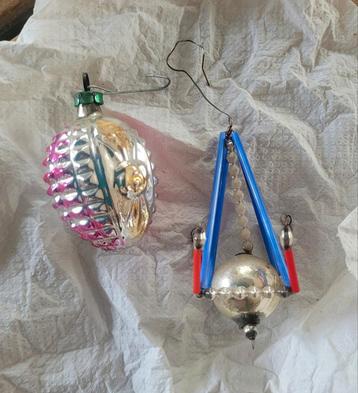 Twee antieke kerstballen/ oa. kandelaar  beschikbaar voor biedingen