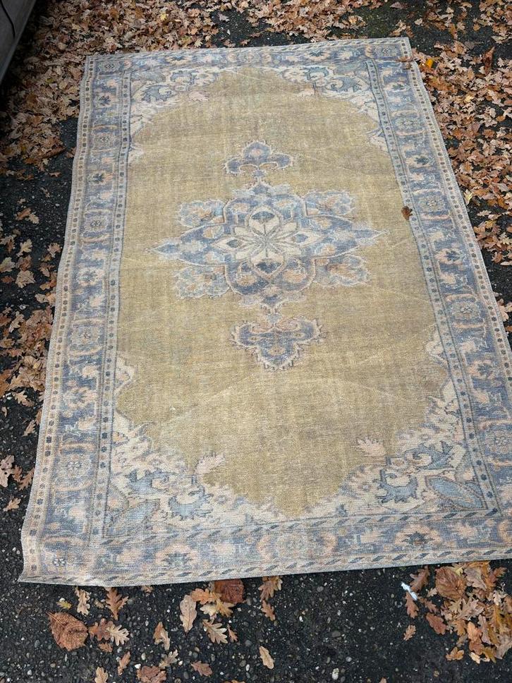 By-Boo vloerkleed - 160x230 cm, Huis en Inrichting, Stoffering | Tapijten en Kleden, Zo goed als nieuw, 150 tot 200 cm, 200 cm of meer