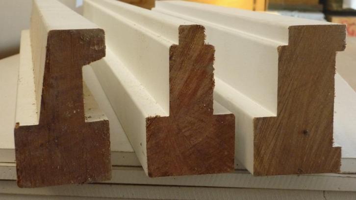 HARDHOUT KOZIJNHOUT GEPROFILEERD, GEVINGERLAST, WIT GEGROND, Doe-het-zelf en Verbouw, Hout en Planken, Nieuw, Overige typen, Overige houtsoorten