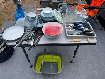 Complete set Mapel kampeerservies, bestek en kookgerei beschikbaar voor biedingen