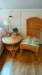 2 rieten stoelen en tafeltje, Ophalen, Zo goed als nieuw, Bruin, Twee