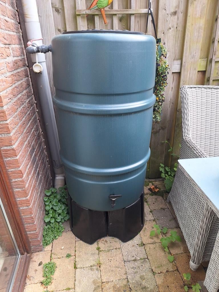 Regenton met kraan en standaard, Ophalen of Verzenden