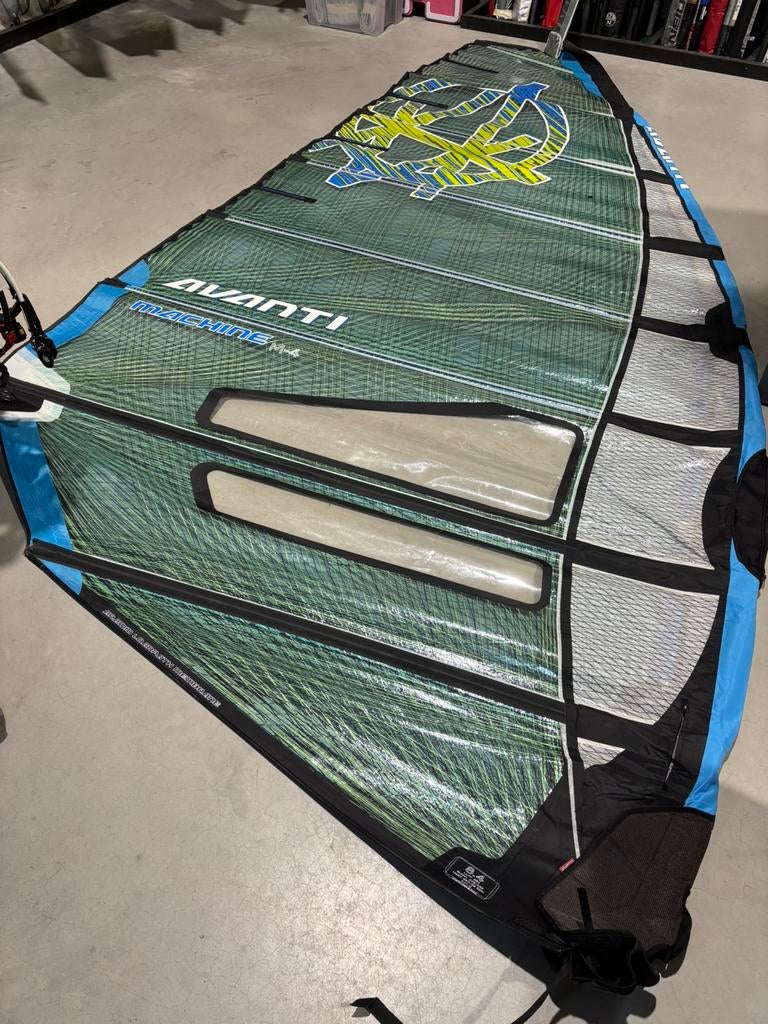 Avanti Machine M-4 8.4 + Avanti Rival 490 SDM C100, Watersport en Boten, Windsurfen, Ophalen, 7 m² of meer, -, -