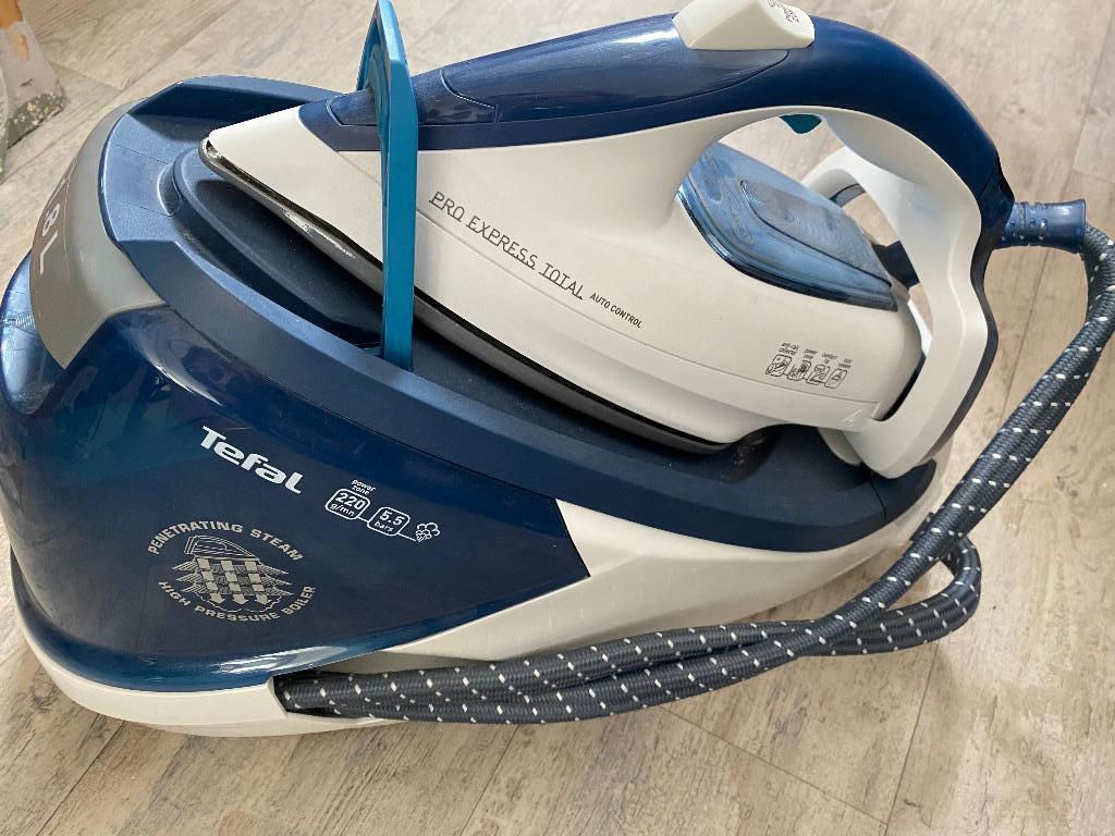TEFAL Stoomgenerator, Witgoed en Apparatuur, Ophalen of Verzenden, Zo goed als nieuw, Kledingstomer