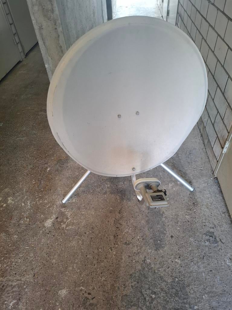 Tv schotel met decoder en finder compleet zonder coax draad, Ophalen of Verzenden, Gebruikt, Overige merken