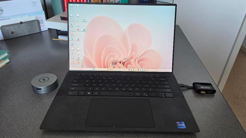Dell XPS15 laptop met toebehoren, Computers en Software, Windows Laptops, Met videokaart, Ophalen of Verzenden, Zo goed als nieuw
