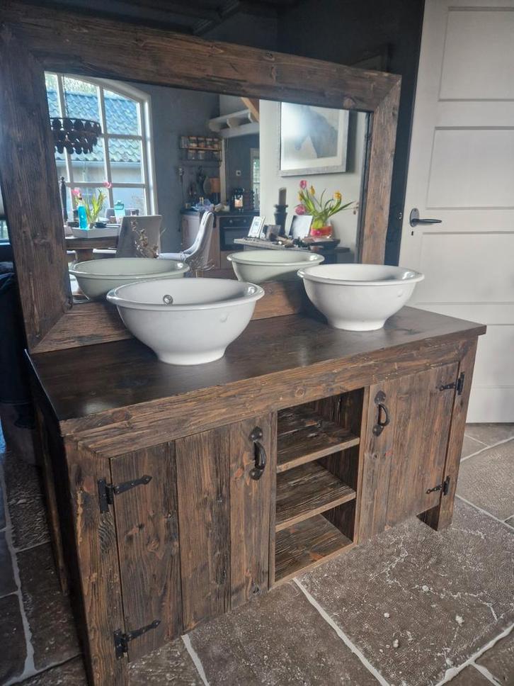 Badkamermeubel met dubbele waskom en spiegel, Huis en Inrichting, Badkamer | Badkamermeubels, Gebruikt, Wastafelkast, Minder dan 100 cm