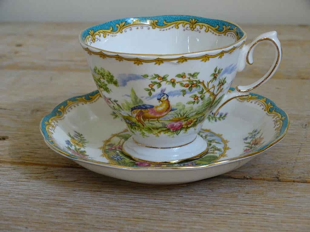 2x Kop-en-schotel, Royal Albert CHELSEA BIRD, als nieuw, Antiek en Kunst, Antiek | Servies los, Ophalen of Verzenden