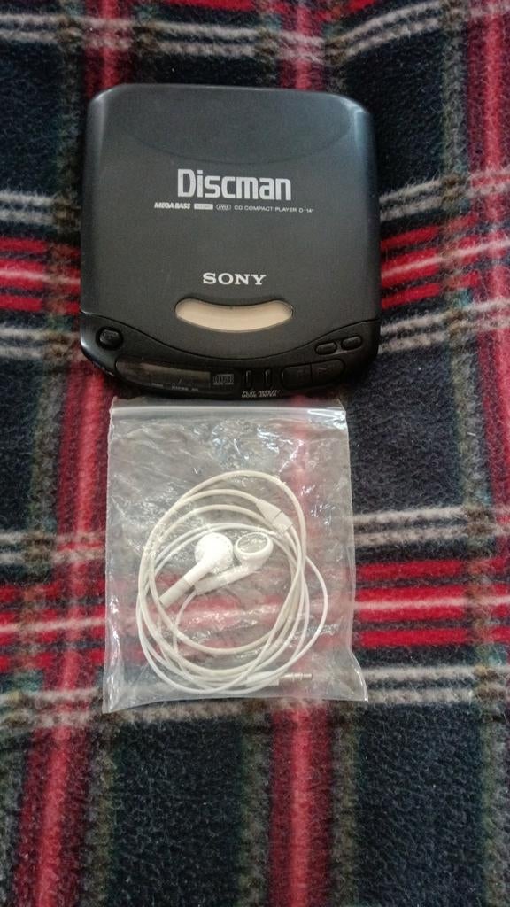 Sony Discman D-131 in zeer goede staat met koptelefoon, Audio, Tv en Foto, Walkmans, Discmans en Minidiscspelers, Ophalen of Verzenden