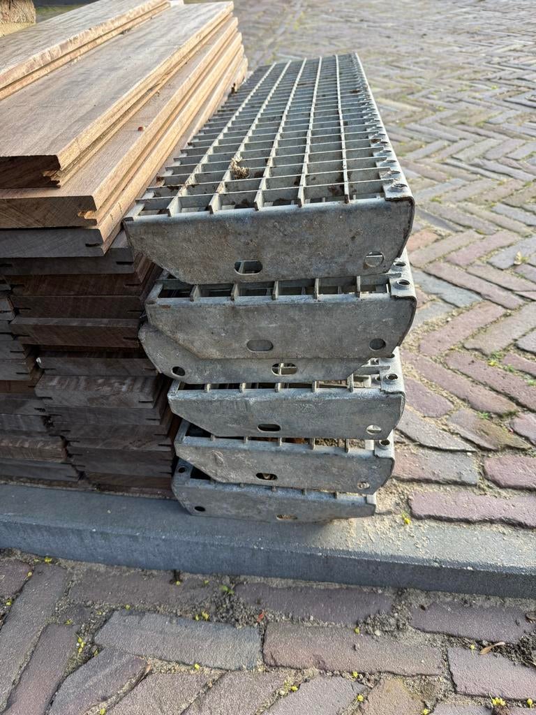 6 Stalen traptreden voor brandtrap - Robuust en Veilig, Doe-het-zelf en Verbouw, Ladders en Trappen, Gebruikt, Trap, Minder dan 2 meter