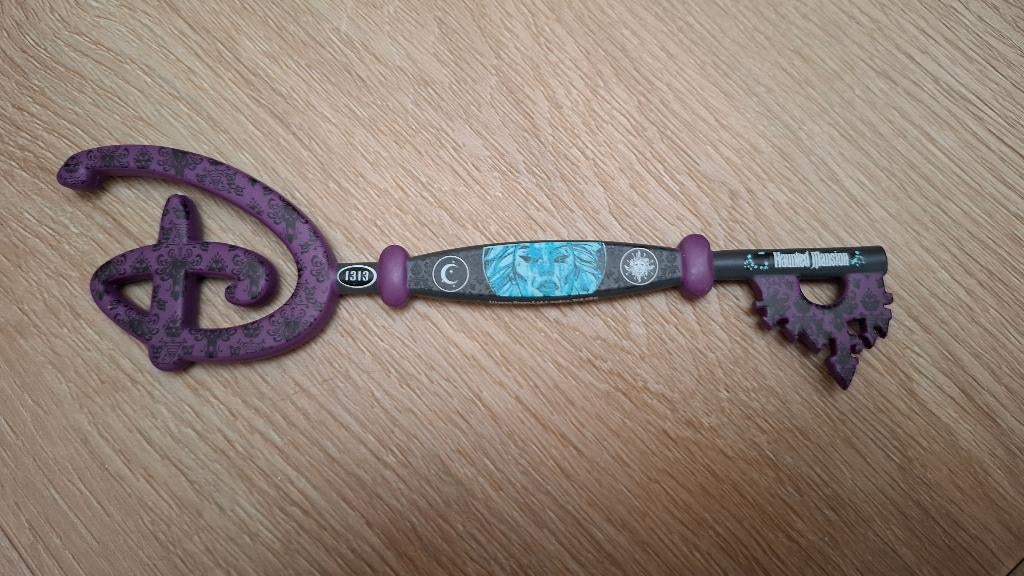 Disney Collectible Key – The Haunted Mansion (Leota)– Nieuw!, Verzamelen, Ophalen of Verzenden, Overige figuren, Nieuw, Overige typen