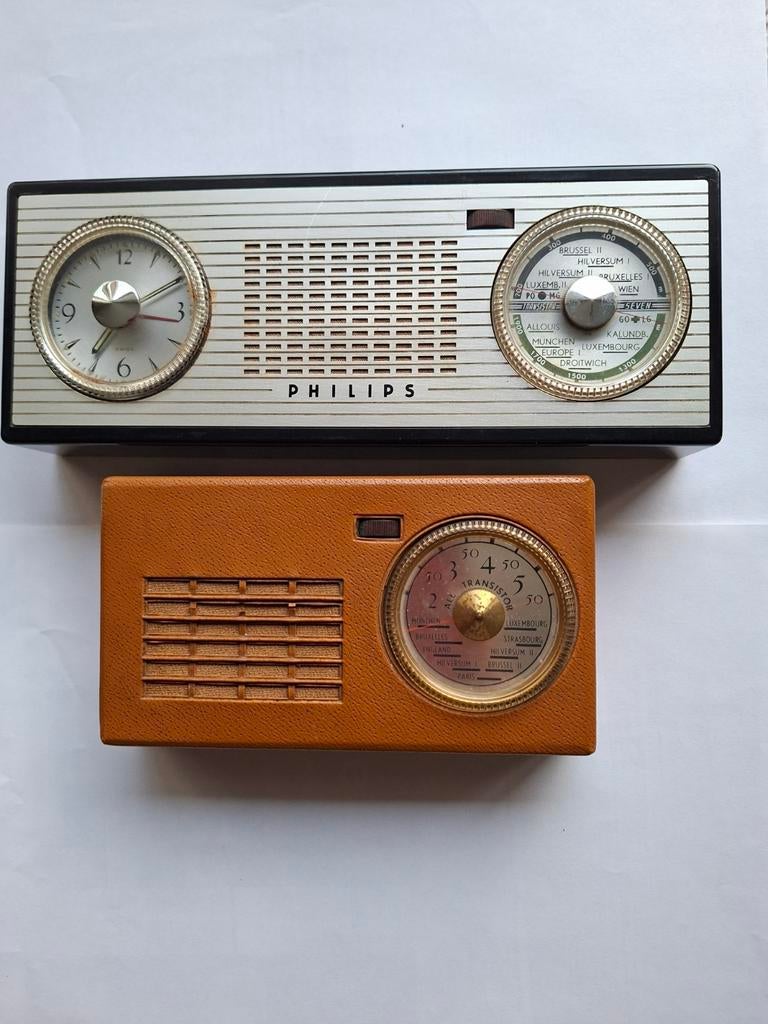 2 antieke transistor radio.s, Ophalen