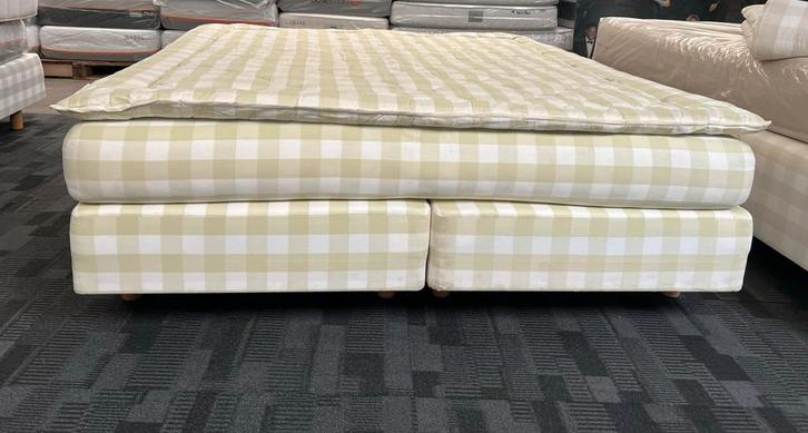 Hastens Superia 180 x 200 met BJ topper, Huis en Inrichting, Slaapkamer | Matrassen en Bedbodems, Zo goed als nieuw, Bedbodem