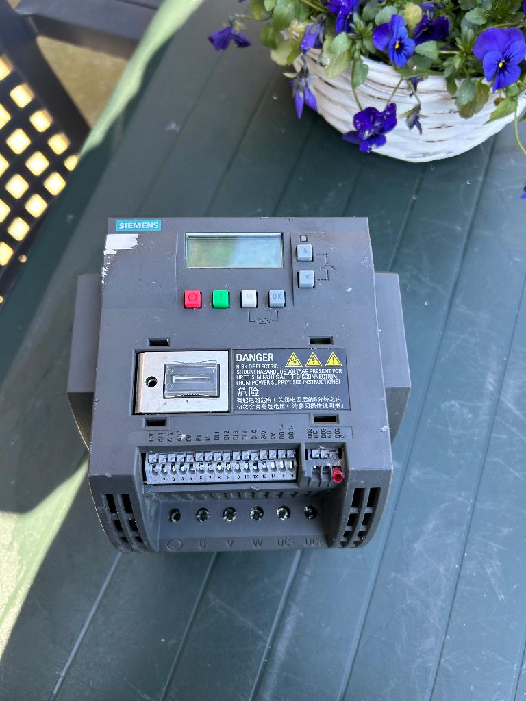 Siemens SINAMICS V20 frequentieregelaar 4 kW, Ophalen of Verzenden, Gebruikt