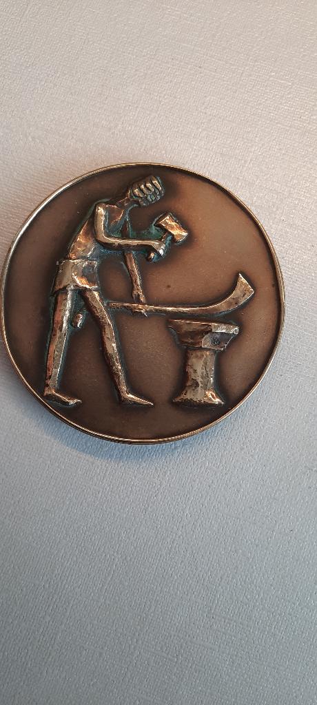 Herdenkingspenning samengaan St Eloy en NKV 1971, Ophalen, Brons, Nederland