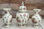 Franse porseleinen vazenset met deksel M. Déposé | 3-delig |, Ophalen