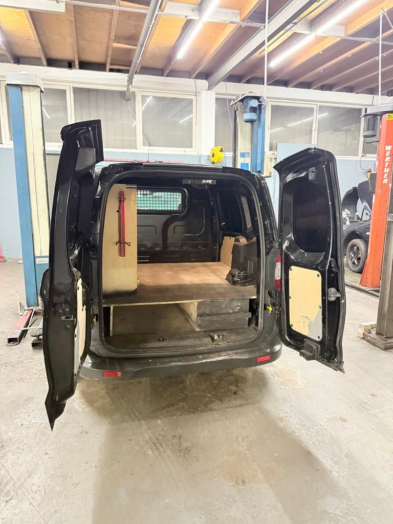 Aftimmering Ford Transit Courier 2014 t/m 2018, Ophalen, Gebruikt, Universele onderdelen