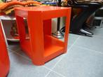 jaren 70 design bijzettafel rood kunststof retro 42x42x46 h, Ophalen of Verzenden, Overige typen