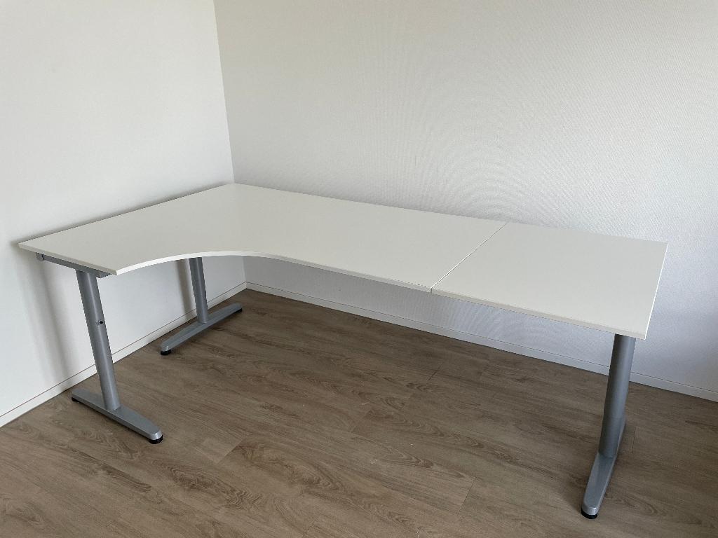 IKEA Galant hoekbureau 220 L x 120 B x 70 H, Huis en Inrichting, Bureaus, Ophalen, Gebruikt, Hoekbureau