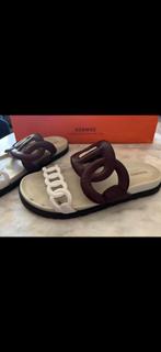 Hermes slippers, Kleding | Dames, Schoenen, Ophalen of Verzenden, Gedragen, Bruin, Slippers